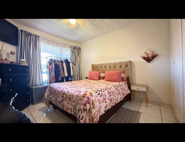 2 BEDROOM TOWNHOUSE FOR SALE IN GLENVISTA